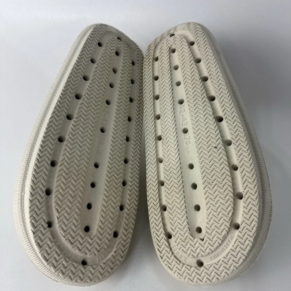 Hollister • Slides - Sandals Men’s Small Beige Foam Comfort Slip-On